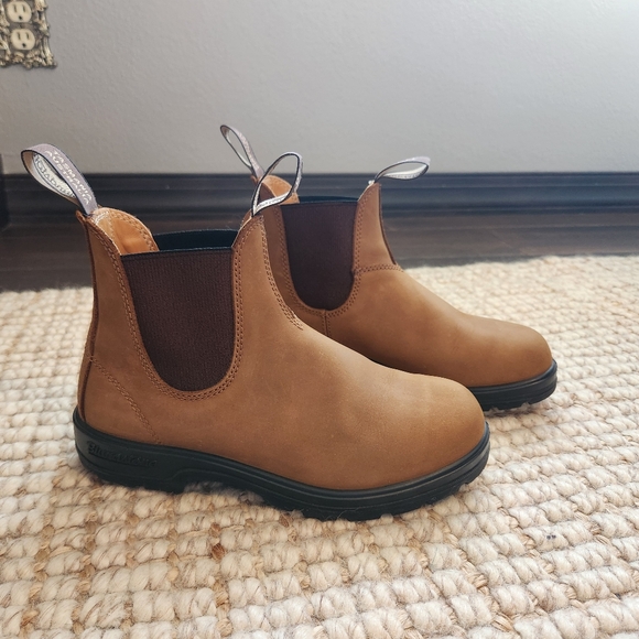 Blundstone Women's Classics #562 Chelsea Ankle Boots - Saddle Brown - Picture 2 of 5